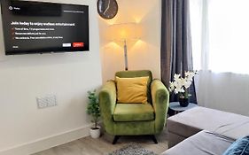 Bright House Medway - 3 Bed Home With Free Parking